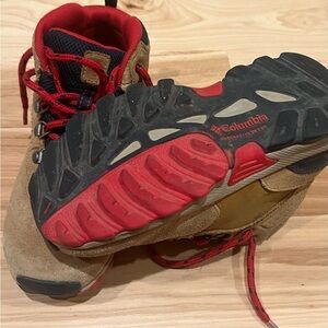 Youth size 2 Columbia hiking boots.